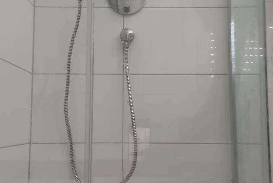 unter der Dusche von LucieWhite