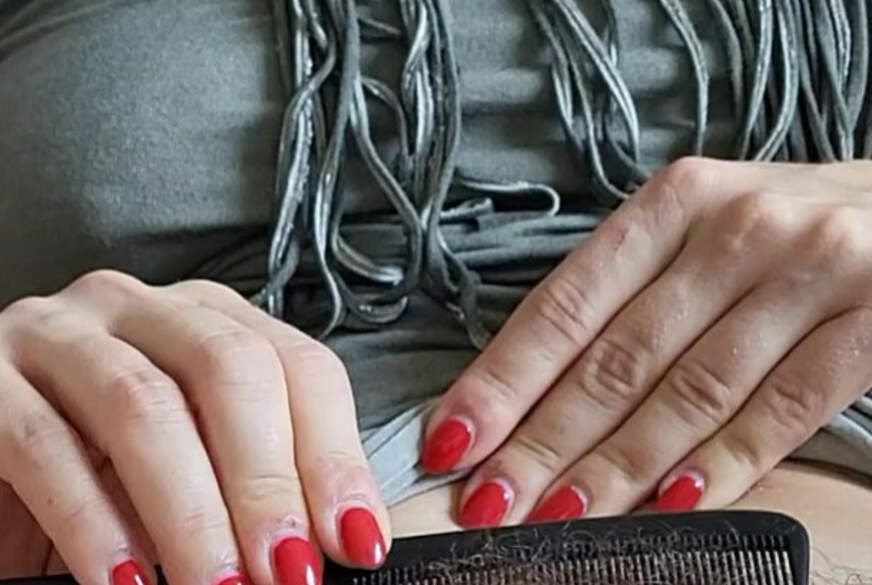 L**erLina: Breitbeinig meinen Busch kämmen