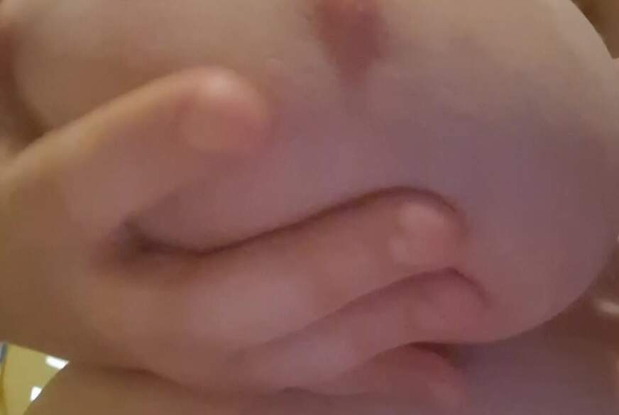 Hotsanni: Tittenspiel