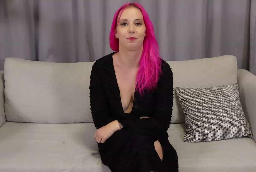 Blush-Babe: Das erste Mal Dildo mit Kamera