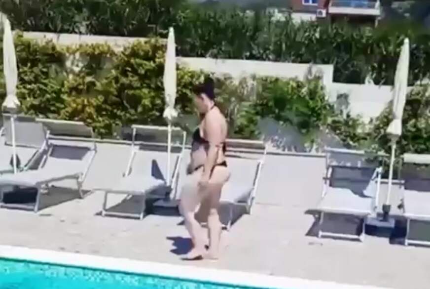 Urlaub, Pool und pure Lust. Vom Schwimmen zum Orgasmus von Sexy-L**er2023 pic3