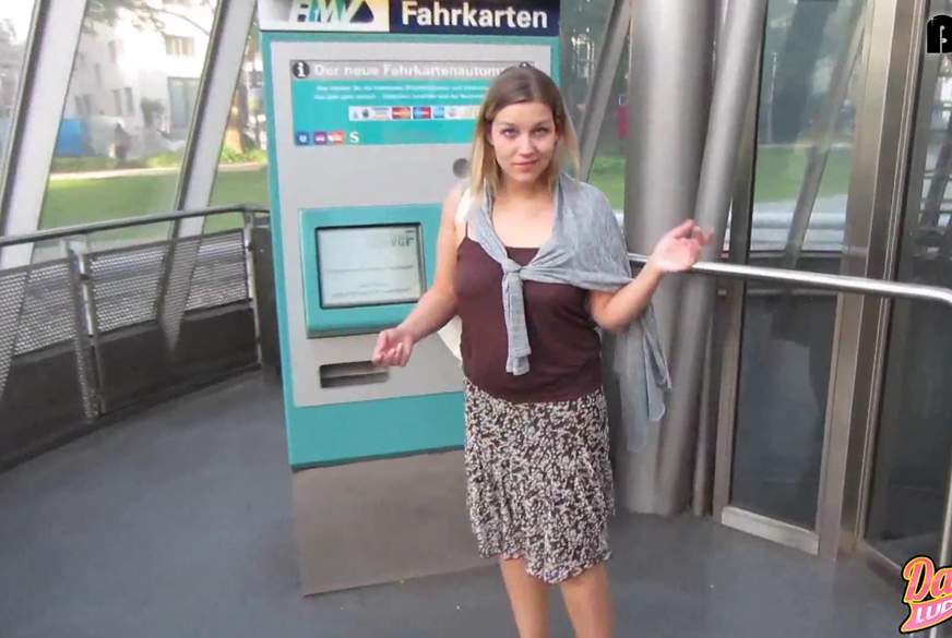 Titten und F***en-Flashing in Frankfurt von D***ysLuder pic2