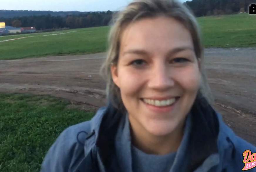 BEHAARTE F***e P**sT in der Öffentlichkeit von D***ysLuder pic1