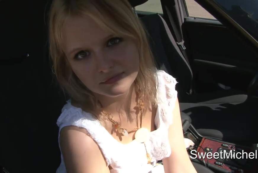 Sexypolin: Hübsches J***es M*****n draussen angebaggert und in den Mund g*******t