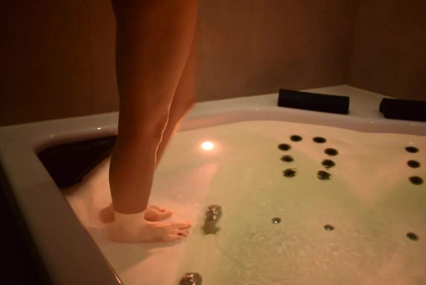 Solo im Wellness Tempel - Sinnliche Verführung im Whirlpool von YoungKim pic4