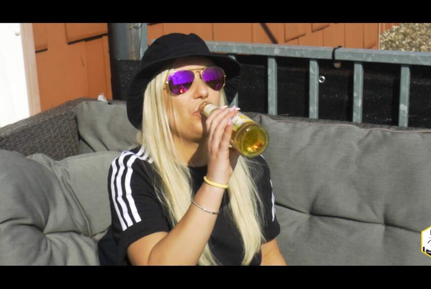 LenaNitro: HAMMERf***e auf Balkon bearbeitet - hat mein NACHBAR mich gesehen?