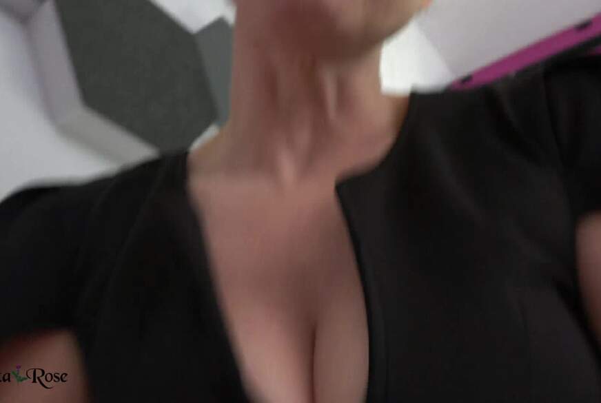 Im Büro masturbiert von AnnikaRose pic4