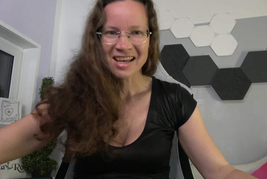 Über deinen beschnittenen P****l lustig machen! von AnnikaRose pic1