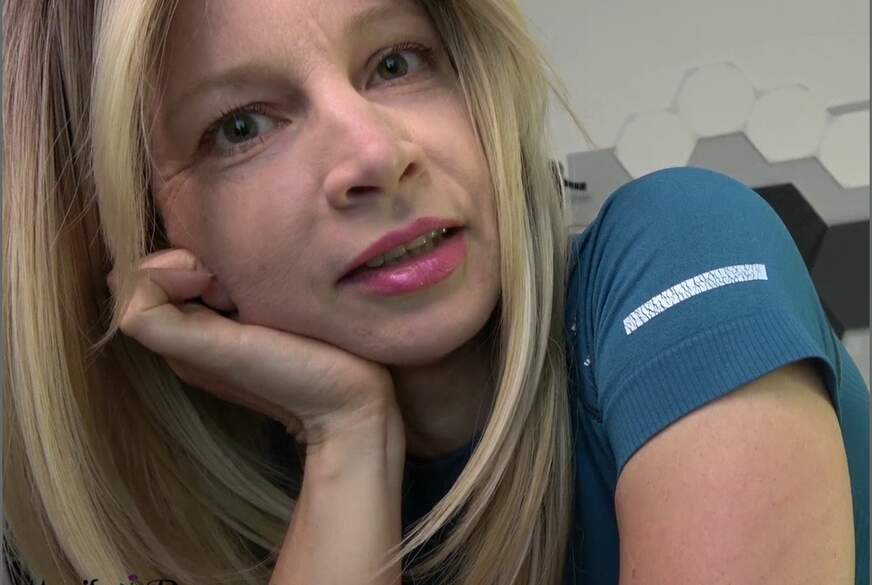 Willst du mir auf meinen A***hs******n? Hier kannst du mich d***y f****n und POV noch schön meinen von AnnikaRose pic4