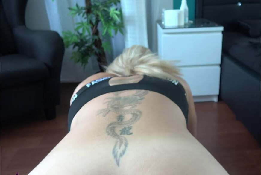 Beim Yoga von hinten g*****t von AnnikaRose pic2