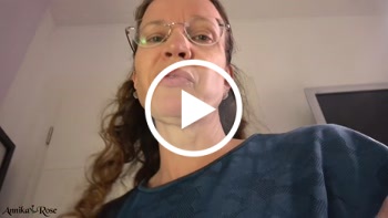 Begib dich in meine verführerischen Hände Reife Frauen Behaart Solo Frau Natur DirtyTalk Nahaufnahme Wichsanleitung Posing 