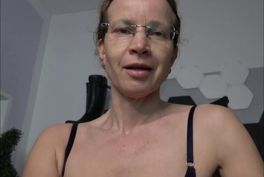 AnnikaRose: Hier lernst du b**sen wie eine gute S***y!