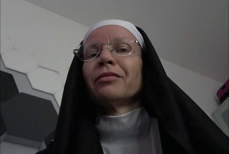 AnnikaRose: Rollenspiel, Kontrolle und Z********g im Kloster von S*******r Oberin
