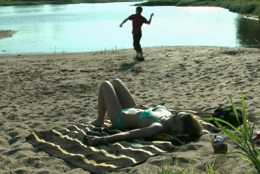 Outdoor am Strand ein B**wjob gegeben! von AnnikaRose pic1