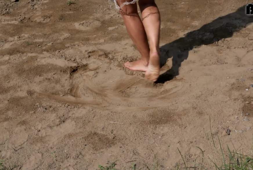 Im Sand gebadet von SexyLolitta pic2