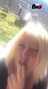 Fetisch rauchen auf der terrasse
