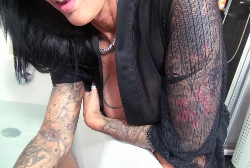 Sari-Sander: In der Badewanne g*****t.