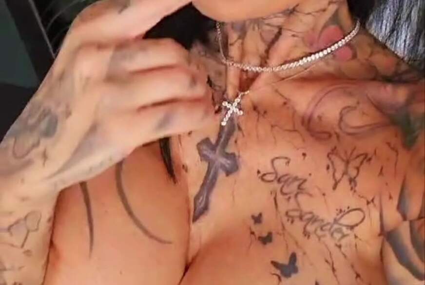 Sari-Sander: nackte Tatsachen