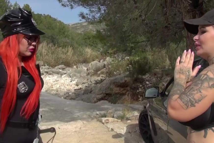 IndreBaltic: Von der Polizistin beim P****n erwischt!