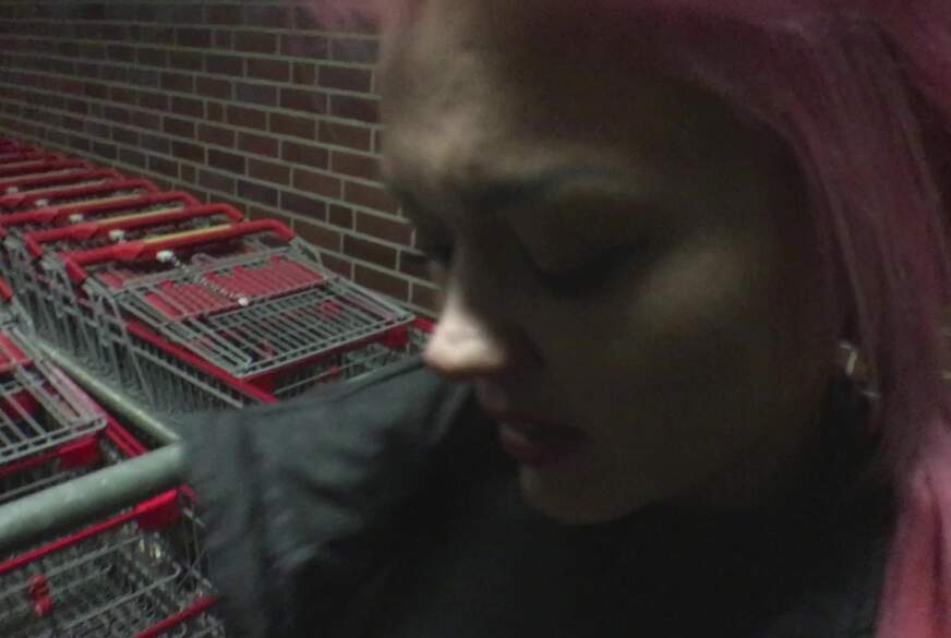 IndreBaltic: Sex vor dem Supermarkt... Public  uups, erwischt !!!