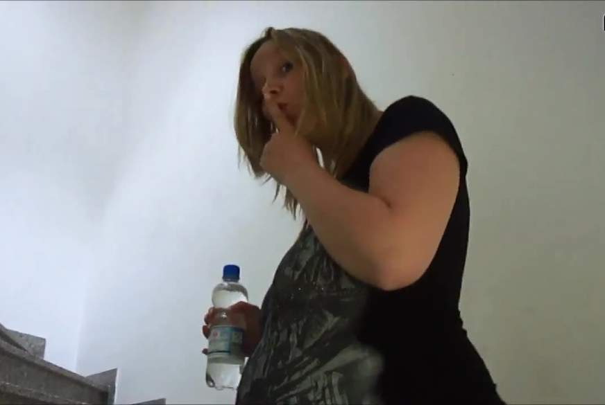 R***e Nachbarn Vor der Tür g*****t von FunnyDany