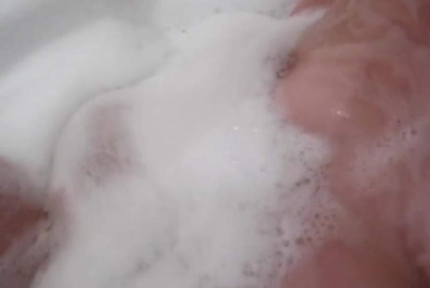 Wildcat25: In der Badewanne
