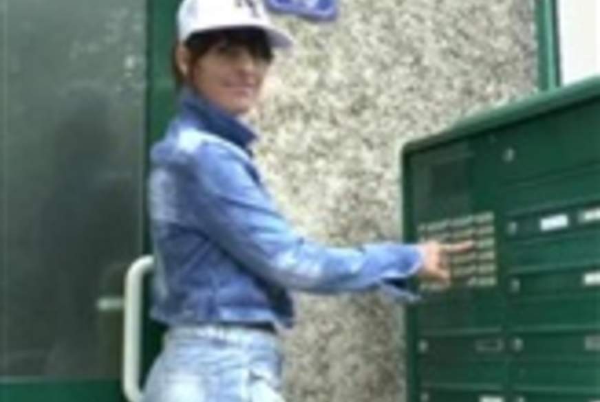 User zu Hause überrascht von Sandy4Love