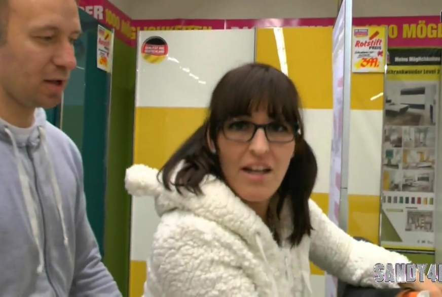 Sandy4Love: Quicki im Möbelhaus mit C******e