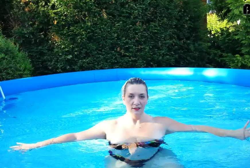 38. Sandy im Pool von Sandybigboobs pic2