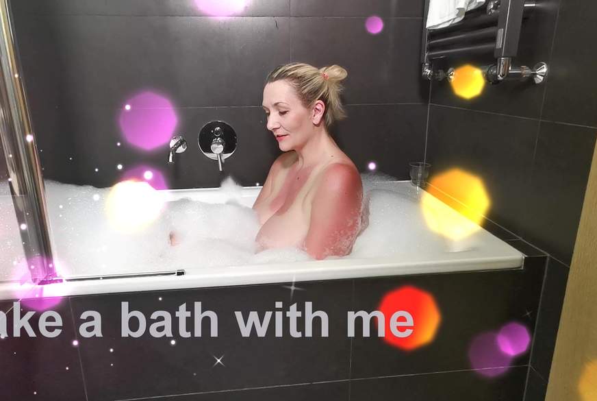 take a bath with me von Sandybigboobs pic2