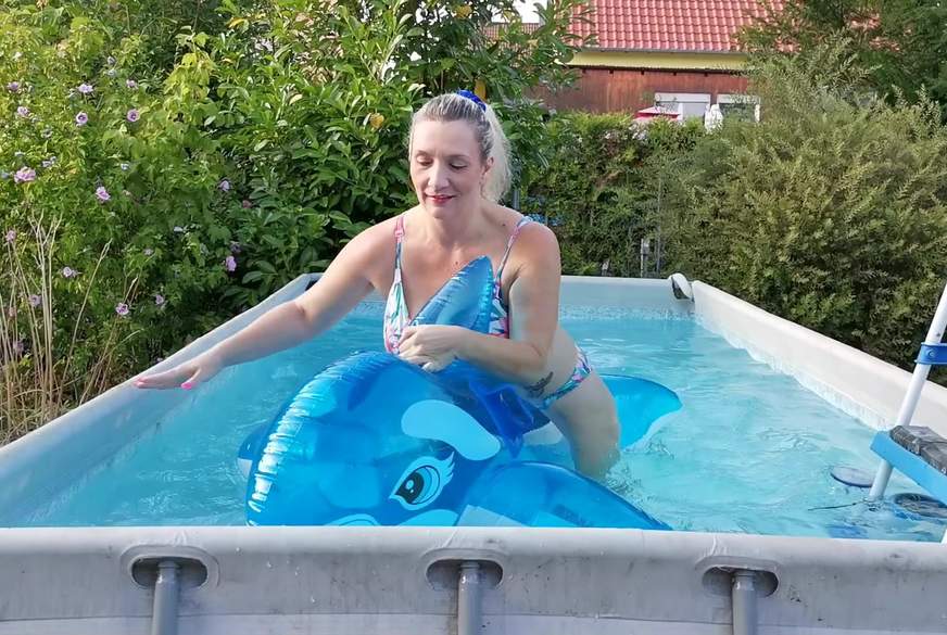 Spaß im Pool von Sandybigboobs pic3