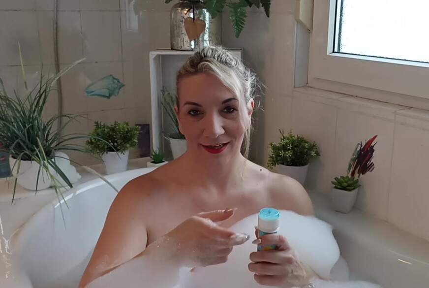 bubble-bath-video von Sandybigboobs pic2