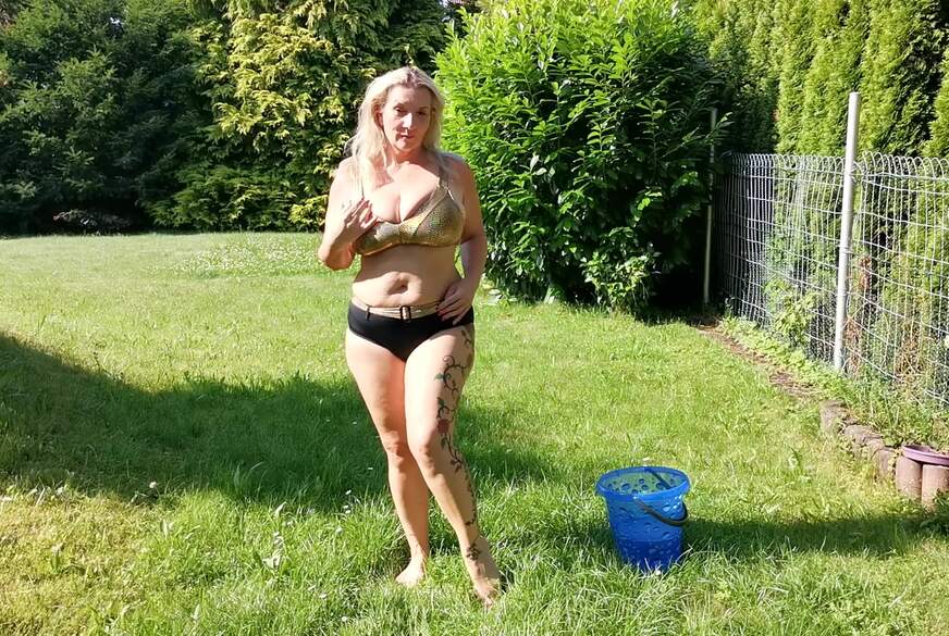 Sandybigboobs: Cool down für die Boobies