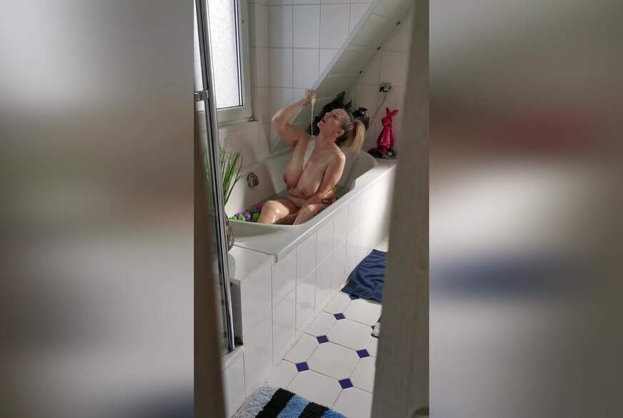 Oster Bad Deluxe  Vom Spanner in der Wanne überrascht von Sandybigboobs