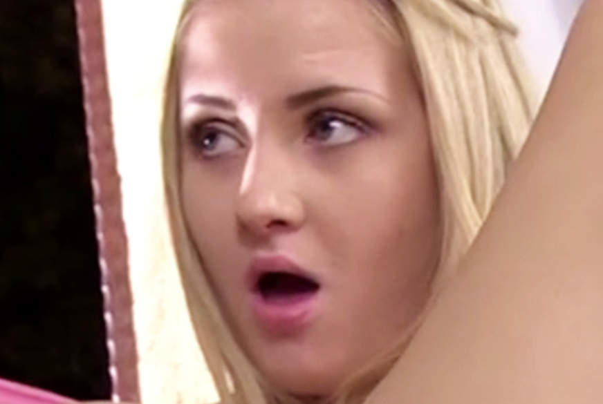 Footjob? D*******k mit dem Fuß! von KleineMiriam