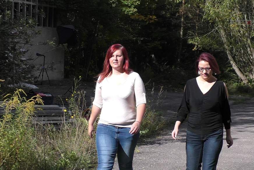 Zwei Schnecken müssen Pipi von AmyFoxxx pic2