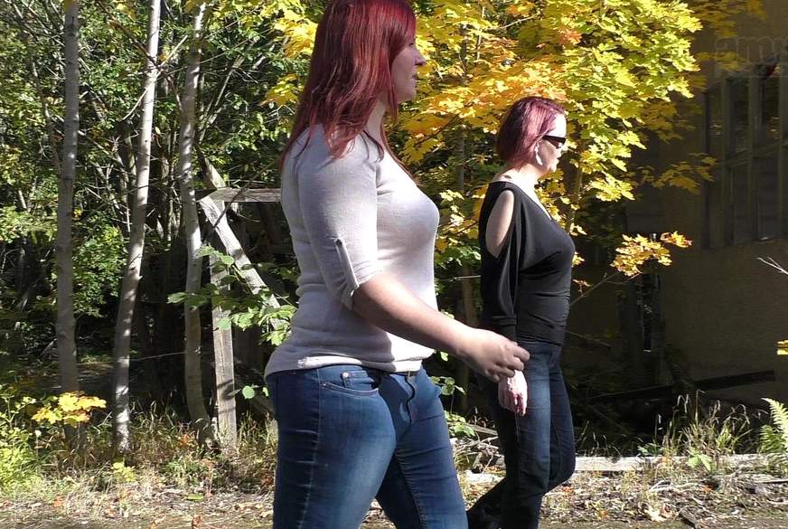 AmyFoxxx: Zwei Schnecken müssen Pipi