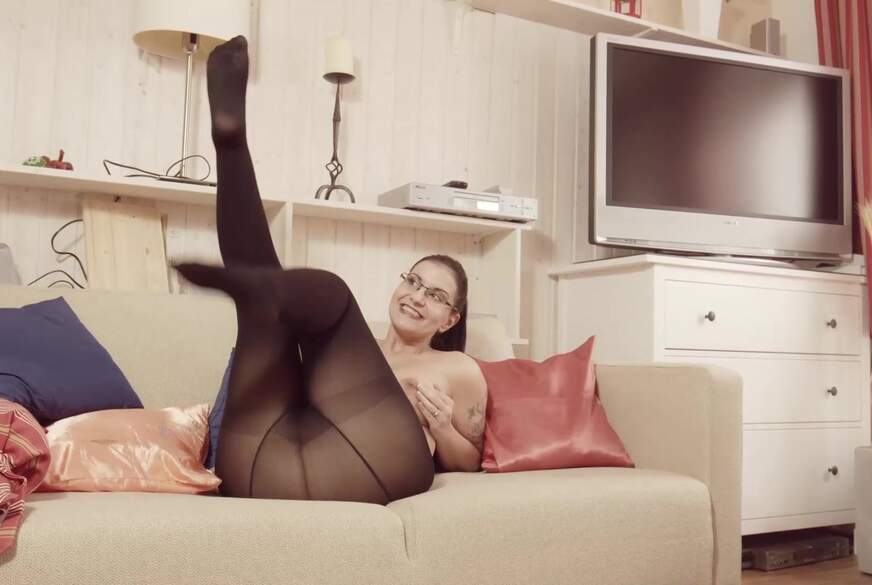 NovaNilla: Dildof**k in black tights