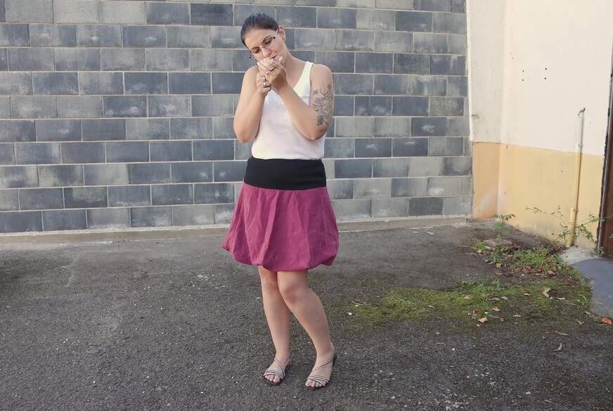 NovaNilla: smoking in the rain