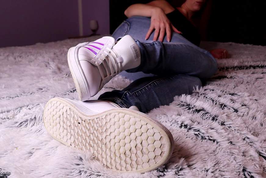 JanaLogan: Sneaker Mesmerize