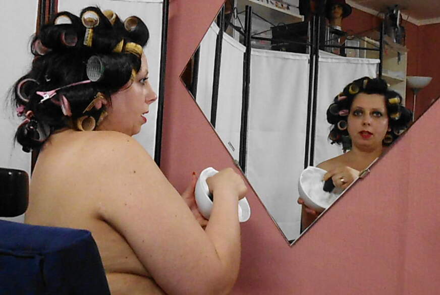 Hot-Angel: Rasiere  und an den Titten  spielen.