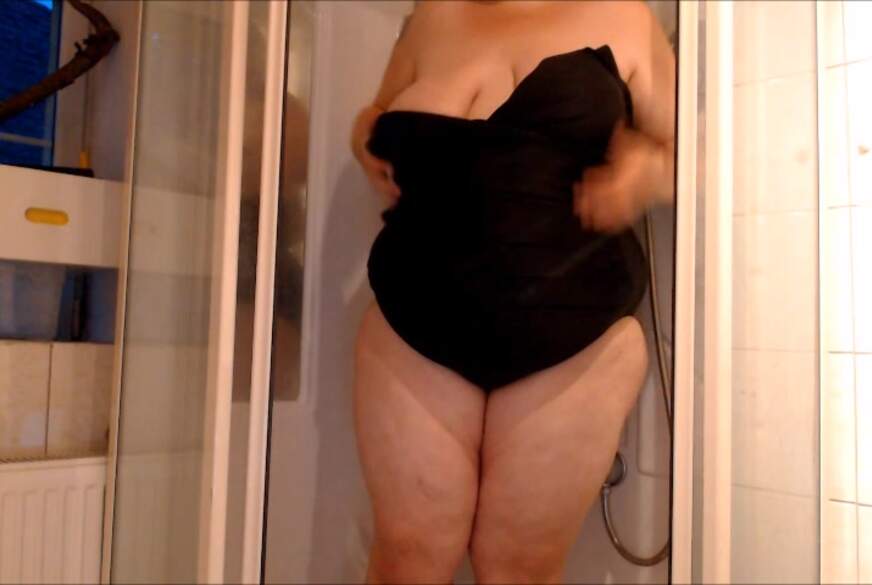 Sophia1995: Userwunsch !!  Komm mit mir duschen !