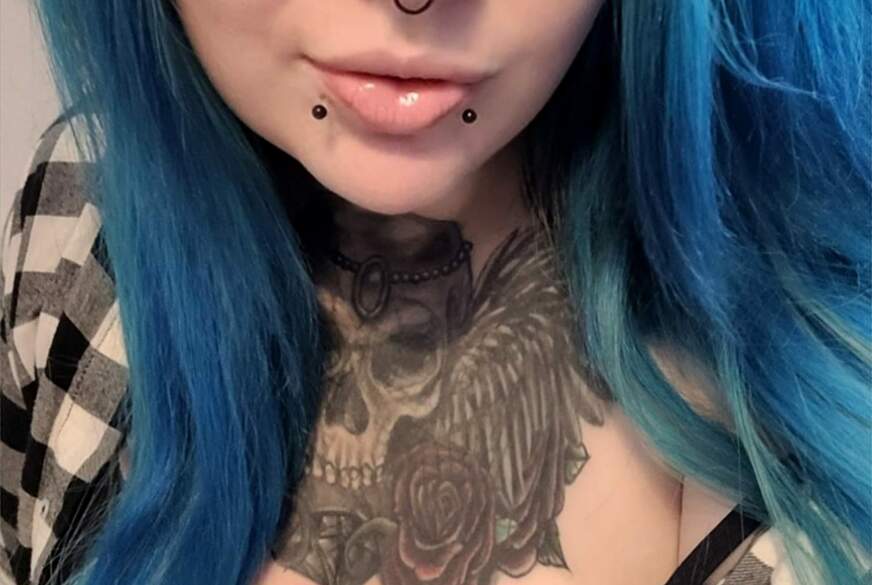 TattooTeufelchen92: Rauchen, Lutschen, M******k , G**************g und Schlucken!!!