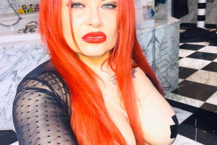 NoraMarinelli: S*******t, jetzt wird a******t in Deinem H**enl**h!