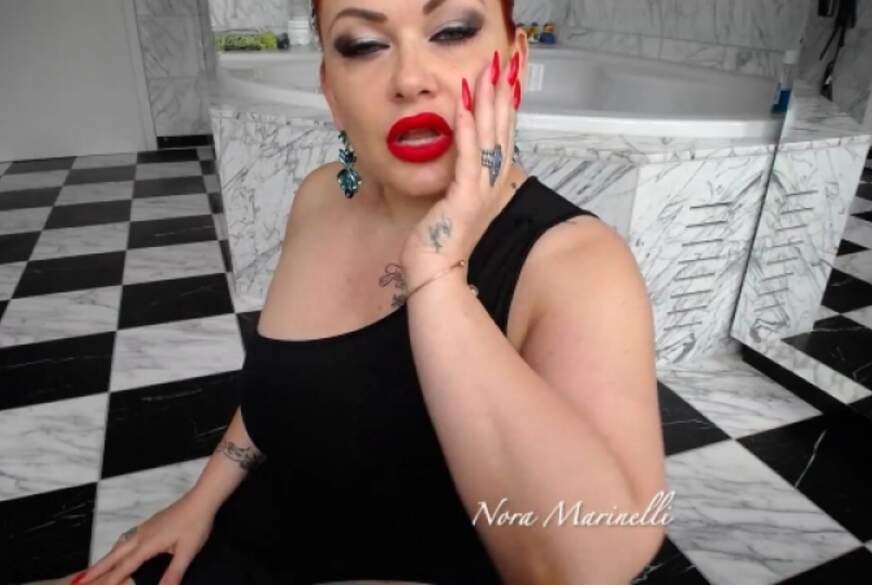 Klebe an meinen tiefroten Lippen von NoraMarinelli