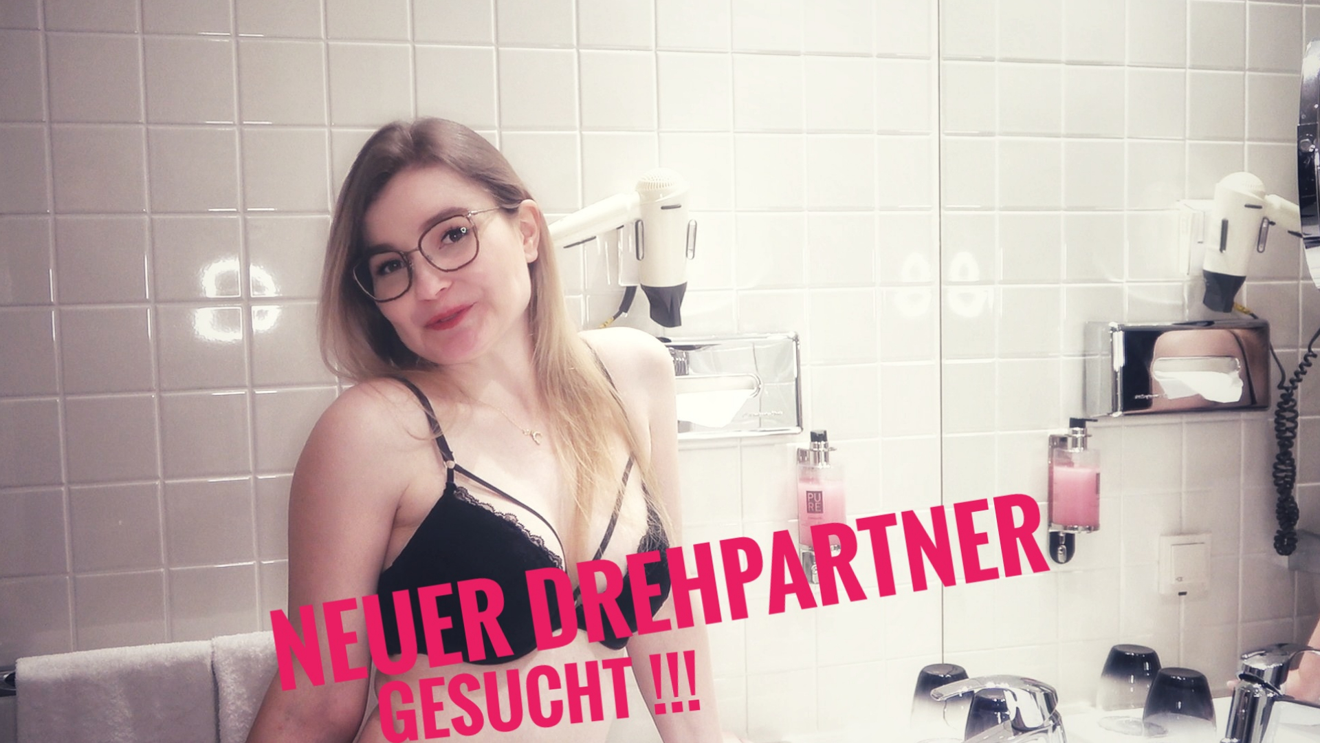 Also wenn du Lust hast, auch mal mit mir vor der Kamera zu stehen und deinen Mann stehen willst ;) Dann seh dir doch das Video an. Gebe eine 10 Sterne Bewertung ab und vielleicht hast du bald viel Spaß mit mir !

Also bis bald :) 

Freu mich auf dich deine TinyEmily




#userdreh #userdate #drehpartnergesucht