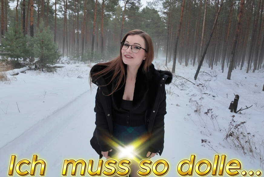 Pipi im Schnee! Ich Kann es nicht mehr halten!! Natursekt Trifft Natur von TinyEmily
