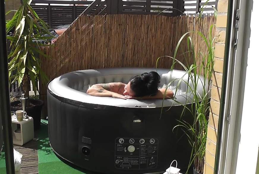 KatiePears: Whirlpooleinweihung
