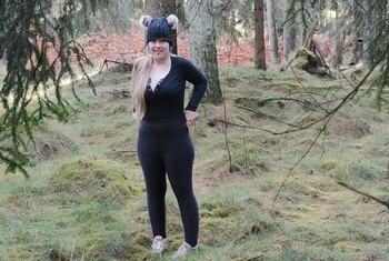 Spanner filmt mich beim p****n im Wald!