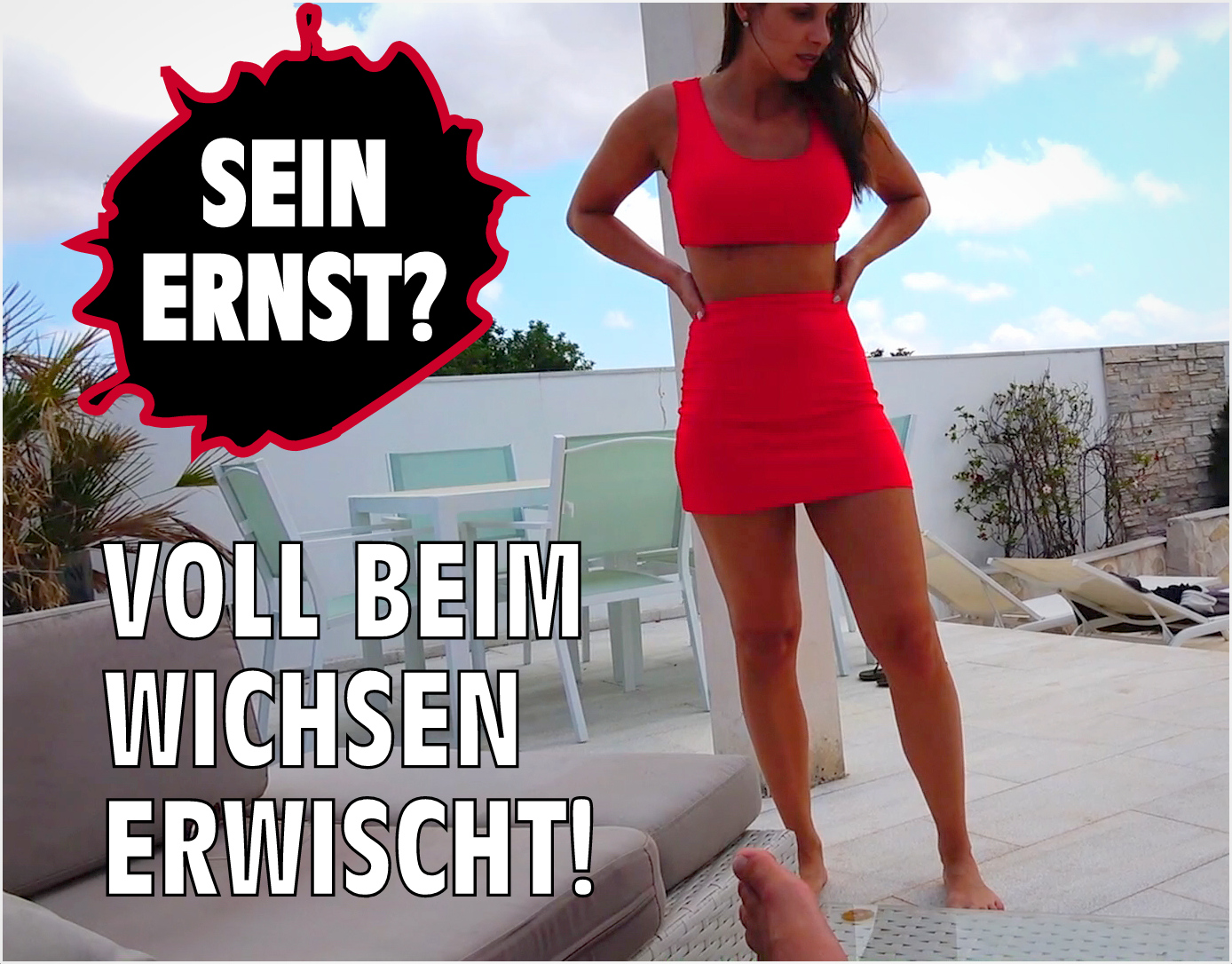Das ist doch nicht sein ernst oder? Ein paar Freunde und ich wollten gerade zur Strandparty aufbrechen, nur der Chris fehlte! Nichtsahnend ging ich auf die Suche nach ihm bis ich ihm plötzlich völlig verzweifelnd und WICHSEND (!!) am Pool fand.. Das ist heute schon das dritte mal dass er sich den Schwanz wedelt und das nur weil der kleine Schnellspritzer Angst hat, dass er bei seinem Aufriss heute zu schnell ejakuliert! Soll ich ihm unter die Arme greifen damit wir endlich los können?